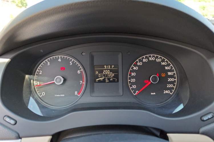 Used Volkswagen Sagitar 2014 Revised Version 1.6L Automatic Comfort Edition Instrument Cluster