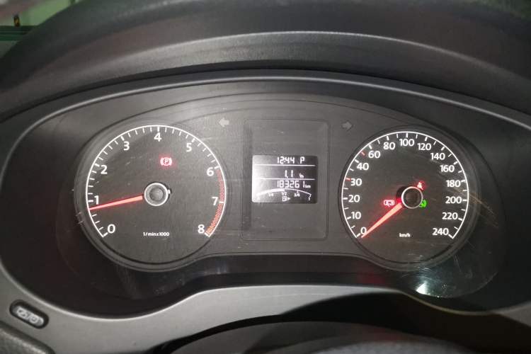 Used Volkswagen Sagitar 2014 Revised Version 1.6L Automatic Comfort Edition Instrument Cluster