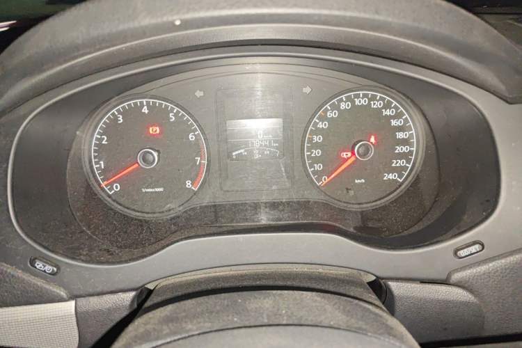 Used Volkswagen Sagitar 2014 Revised Version 1.6L Manual Comfort Edition Instrument Cluster