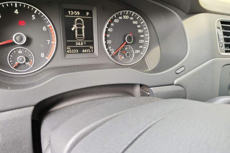 Used Volkswagen Sagitar 2014 Revised Version 1.4TSI Automatic Luxury Edition Instrument Cluster