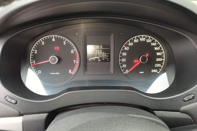 Used Volkswagen Sagitar 2014 Revised Version 1.6L Manual Comfort Edition Instrument Cluster