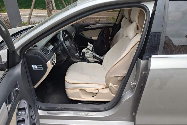 Used Volkswagen Sagitar 2014 Revised Version 1.6L Automatic Comfort Edition Left Front Seat