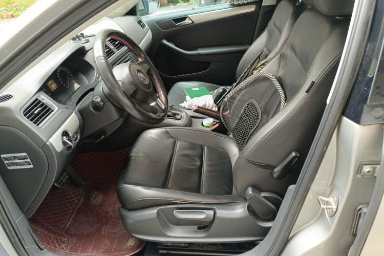Used Volkswagen Sagitar 2014 Revised Version 1.6L Automatic Comfort Edition Left Front Seat
