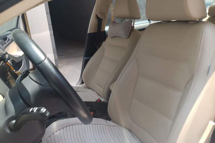 Used Volkswagen Sagitar 2014 1.4TSI Automatic Luxury Model Left Front Seat