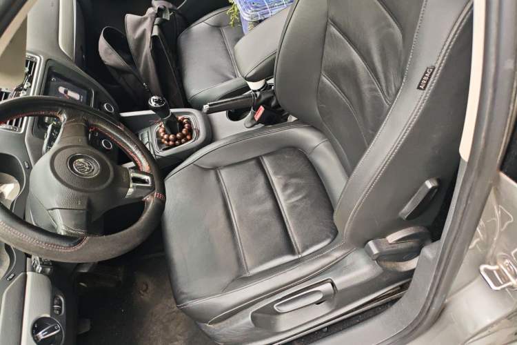 Used Volkswagen Sagitar 2014 Revised Version 1.6L Manual Comfort Edition Left Front Seat