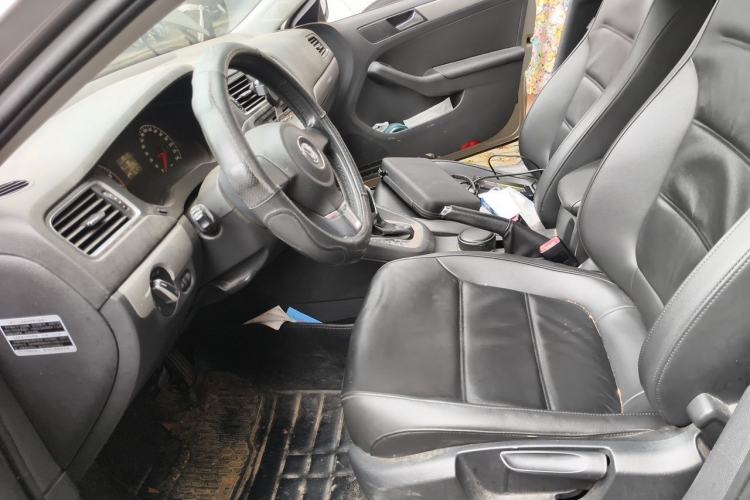 Used Volkswagen Sagitar 2014 1.6L Automatic Comfort Model Left Front Seat