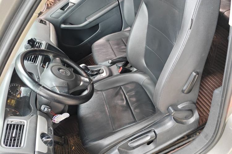 Used Volkswagen Sagitar 2014 Revised Version 1.6L Automatic Comfort Edition Left Front Seat