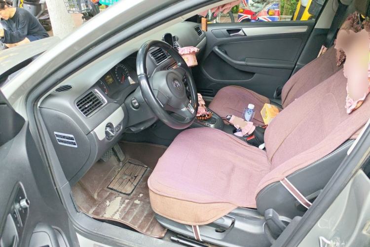 Used Volkswagen Sagitar 2014 Revised Version 1.6L Automatic Comfort Edition Left Front Seat