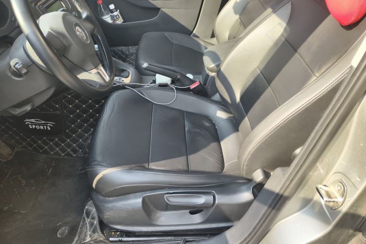 Used Volkswagen Sagitar 2014 Revised Version 1.6L Automatic Comfort Edition Left Front Seat