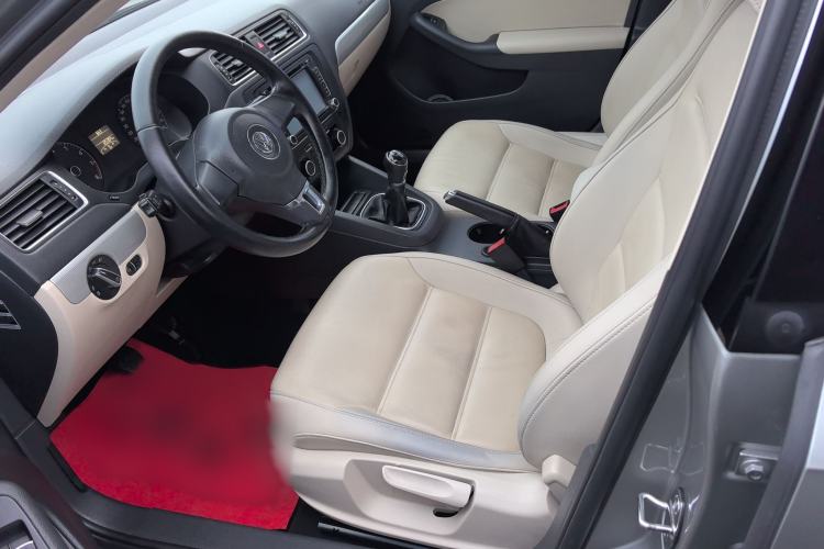 Used Volkswagen Sagitar 2014 1.6L Manual Comfort Model Left Front Seat