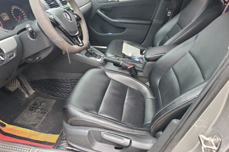 Used Volkswagen Sagitar 2014 Revised Version 1.6L Automatic Comfort Edition Left Front Seat