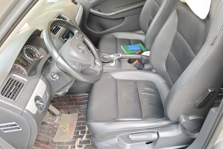 Used Volkswagen Sagitar 2014 Revised Version 1.4TSI Automatic Luxury Edition Left Front Seat