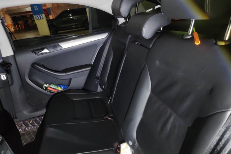 Used Volkswagen Sagitar 2014 Revised Version 1.4TSI Manual Luxury Edition Left Rear Seat