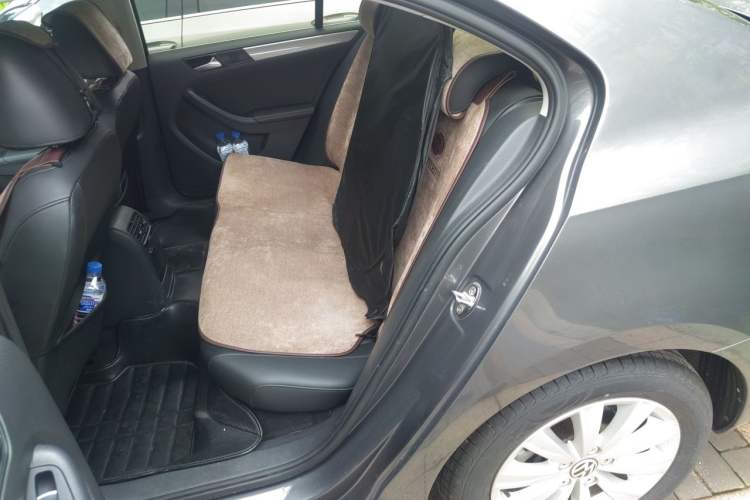 Used Volkswagen Sagitar 2014 Revised Version 1.6L Automatic Comfort Edition Left Rear Seat