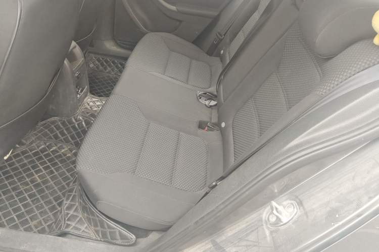 Used Volkswagen Sagitar 2014 Revised Version 1.6L Automatic Fashionable Style Left Rear Seat