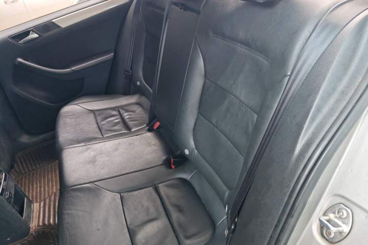 Used Volkswagen Sagitar 2014 Revised Version 1.6L Automatic Comfort Edition Left Rear Seat