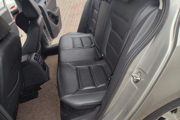 Used Volkswagen Sagitar 2014 1.6L Manual Comfort Model Left Rear Seat