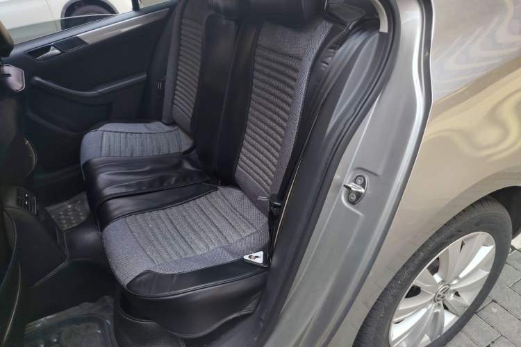 Used Volkswagen Sagitar 2014 Revised Version 1.4TSI Automatic Luxury Edition Left Rear Seat