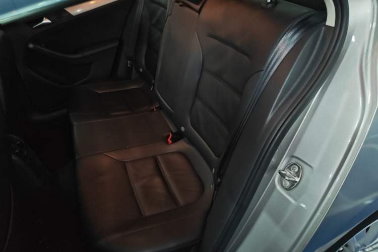 Used Volkswagen Sagitar 2014 Revised Version 1.6L Manual Comfort Edition Left Rear Seat