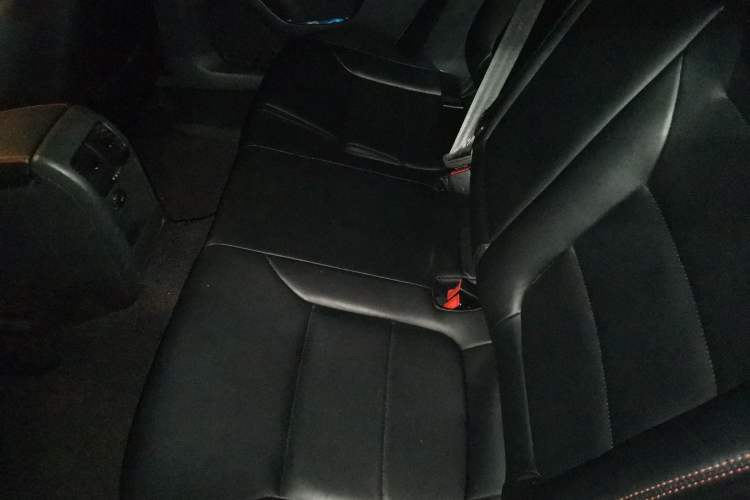 Used Volkswagen Sagitar 2014 Revised Version 1.6L Automatic Comfort Edition Left Rear Seat