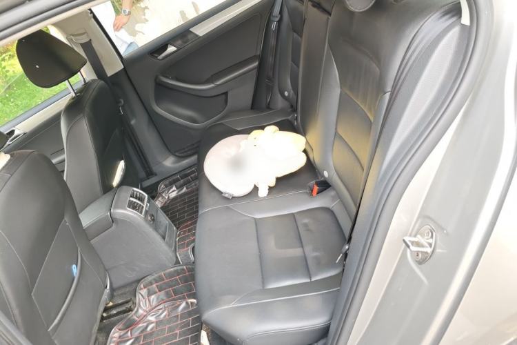 Used Volkswagen Sagitar 2014 Revised Version 1.4TSI Automatic Luxury Edition Left Rear Seat
