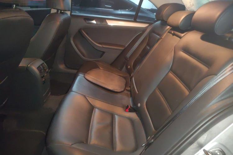 Used Volkswagen Sagitar 2014 Revised Version 1.6L Automatic Comfort Edition Left Rear Seat