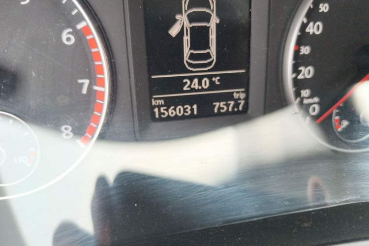 Used Volkswagen Sagitar 2014 Revised Version 1.4TSI Manual Luxury Edition Odometer Close Up
