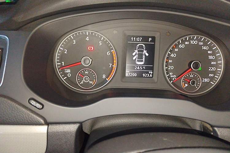 Used Volkswagen Sagitar 2014 Revised Version 1.4TSI Automatic Luxury Edition Odometer Close Up