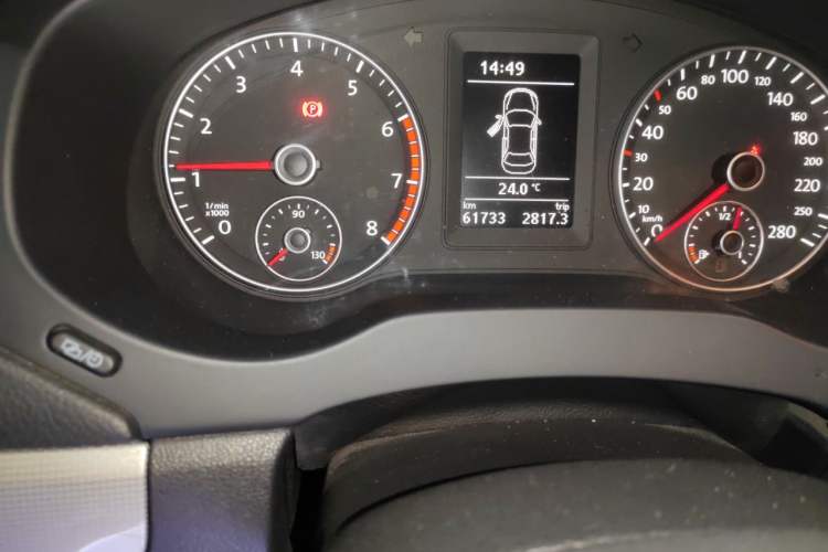 Used Volkswagen Sagitar 2014 Revised Version 1.4TSI Manual Luxury Edition Odometer Close Up