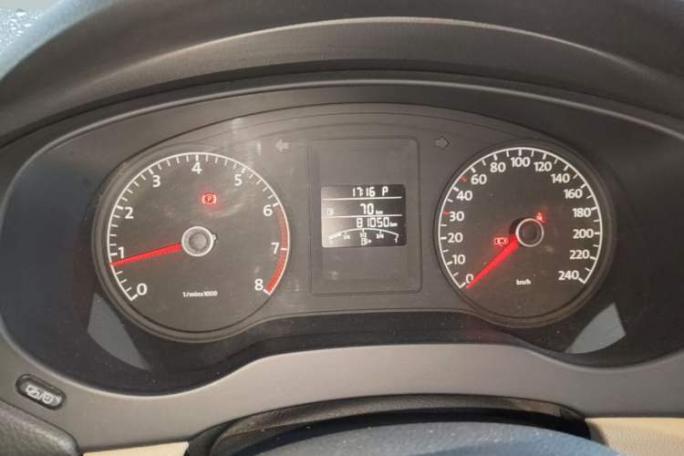 Used Volkswagen Sagitar 2014 Revised Version 1.6L Automatic Comfort Edition Odometer Close Up