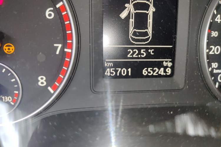 Used Volkswagen Sagitar 2014 Revised Version 1.4TSI Automatic Luxury Edition Odometer Close Up