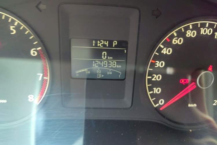 Used Volkswagen Sagitar 2014 Revised Version 1.6L Automatic Comfort Edition Odometer Close Up