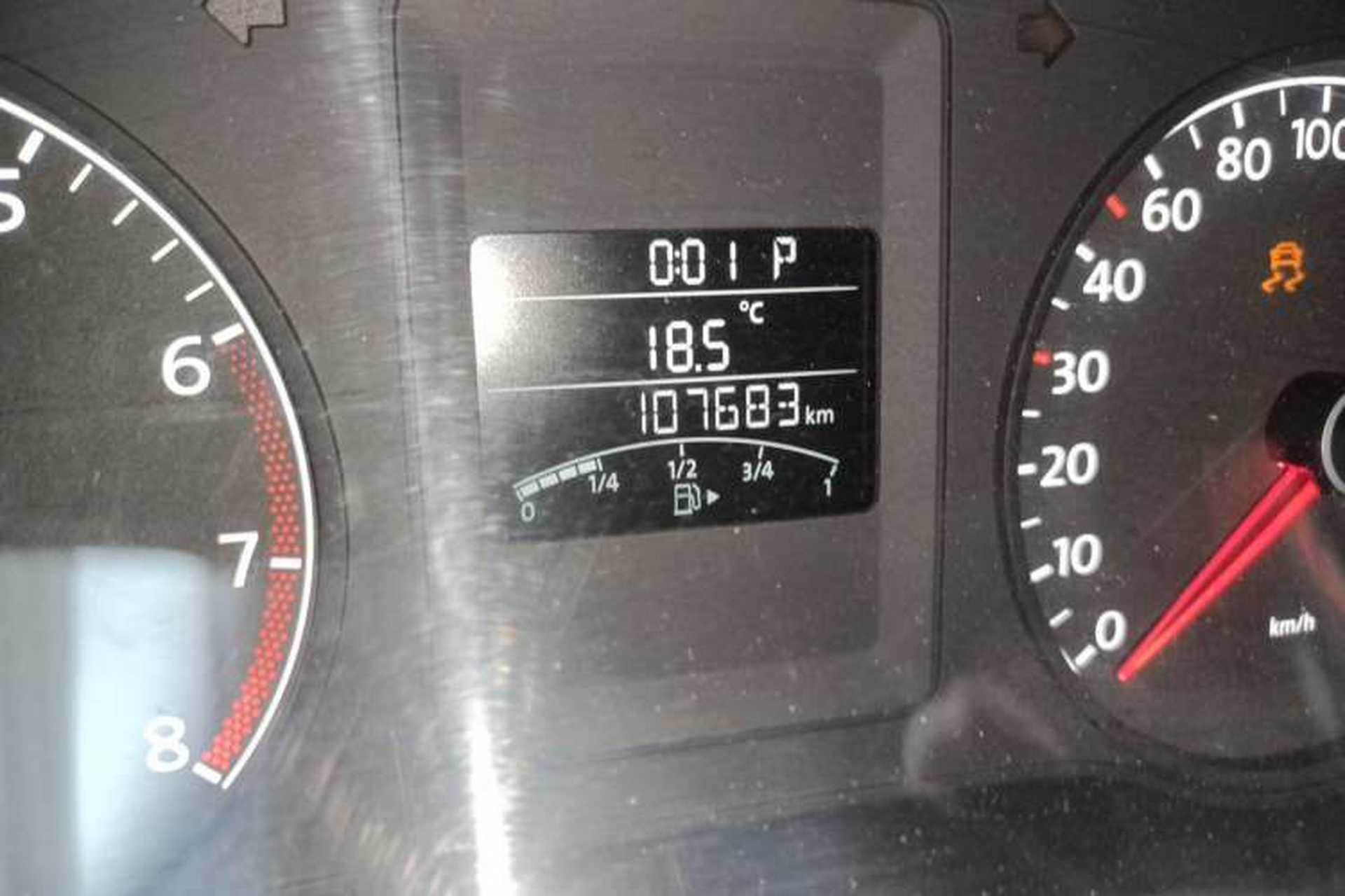 Used Volkswagen Sagitar 2014 1.6L Automatic Comfort Model Odometer Close Up