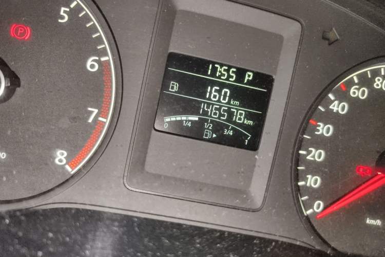Used Volkswagen Sagitar 2014 Revised Version 1.6L Automatic Comfort Edition Odometer Close Up