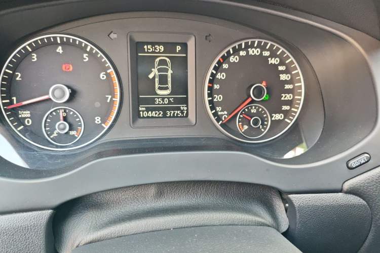 Used Volkswagen Sagitar 2014 Revised Version 1.4TSI Automatic Luxury Edition Odometer Close Up