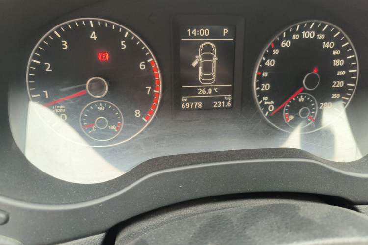 Used Volkswagen Sagitar 2014 Revised Version 1.4TSI Automatic Elite Edition Odometer Close Up