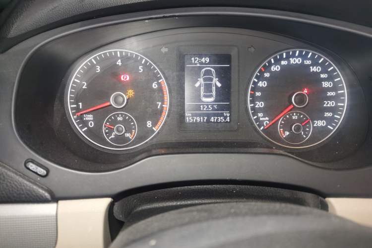 Used Volkswagen Sagitar 2014 Revised Version 1.4TSI Manual Luxury Edition Odometer Close Up