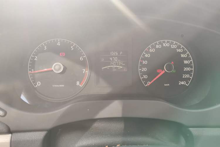 Used Volkswagen Sagitar 2014 Revised Version 1.6L Automatic Comfort Edition Odometer Close Up