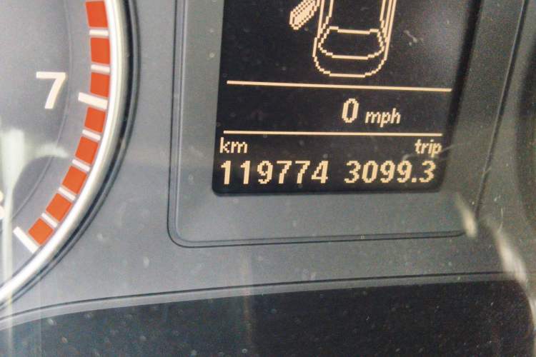 Used Volkswagen Sagitar 2014 Revised Version 1.4TSI Automatic Luxury Edition Odometer Close Up