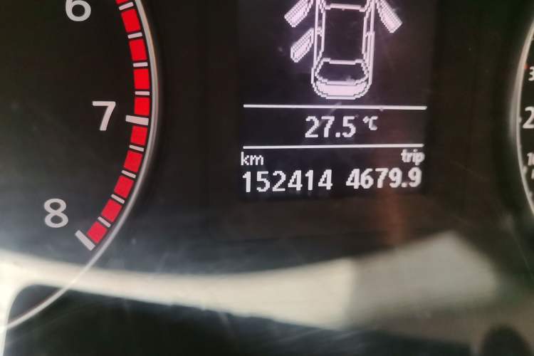 Used Volkswagen Sagitar 2014 1.4TSI Manual Luxury Model Odometer Close Up