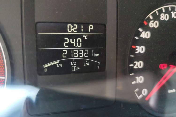 Used Volkswagen Sagitar 2014 Revised Version 1.6L Automatic Leading Edition Odometer Close Up