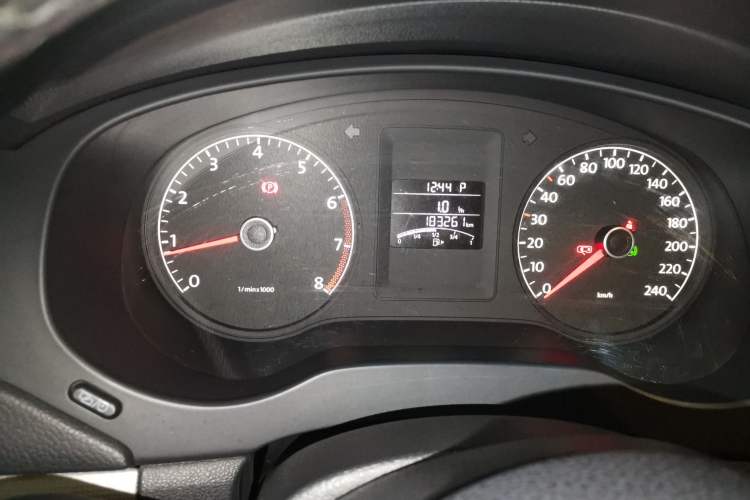 Used Volkswagen Sagitar 2014 Revised Version 1.6L Automatic Comfort Edition Odometer Close Up