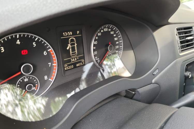 Used Volkswagen Sagitar 2014 Revised Version 1.4TSI Automatic Luxury Edition Odometer Close Up
