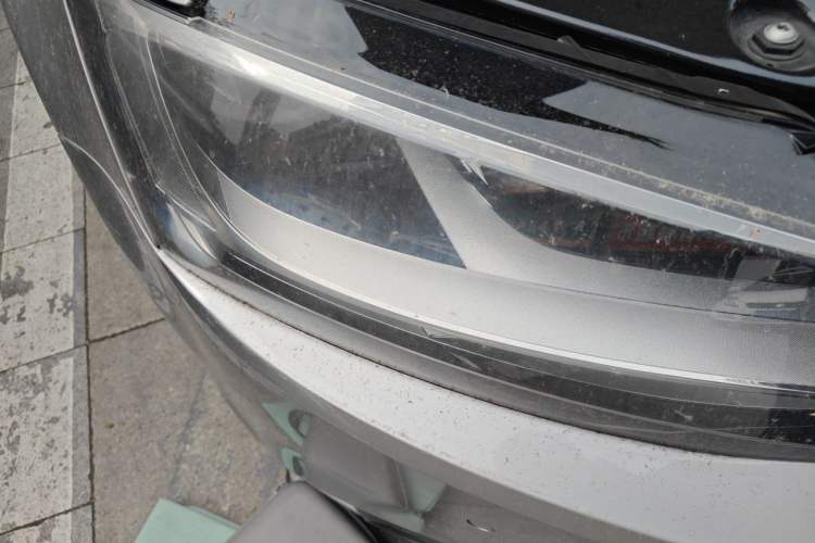 Used Volkswagen Sagitar 2014 1.4TSI Automatic Luxury Model Right Front Headlight