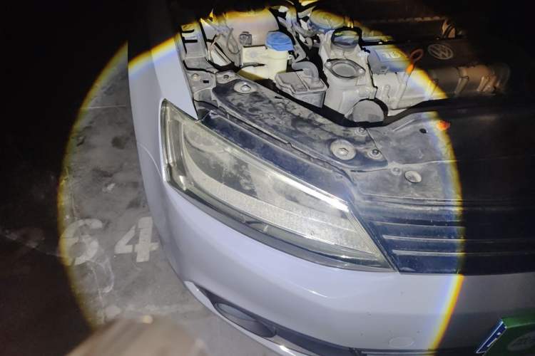 Used Volkswagen Sagitar 2014 1.6L Automatic Comfort Model Right Front Headlight