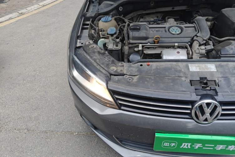 Used Volkswagen Sagitar 2014 Revised Version 1.4TSI Manual Luxury Edition Right Front Headlight