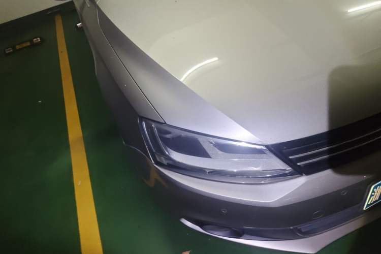 Used Volkswagen Sagitar 2014 Revised Version 1.4TSI Automatic Luxury Edition Right Front Headlight