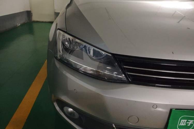 Used Volkswagen Sagitar 2014 Revised Version 1.4TSI Automatic Luxury Edition Right Front Headlight
