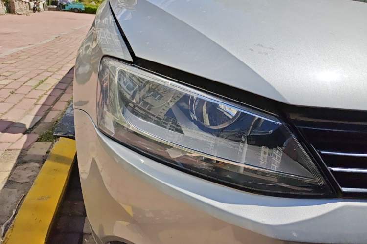 Used Volkswagen Sagitar 2014 1.6L Automatic Comfort Model Right Front Headlight