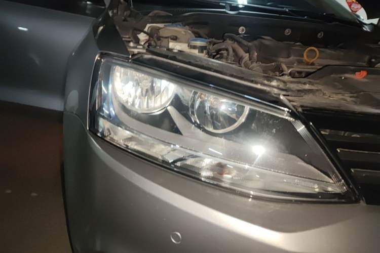 Used Volkswagen Sagitar 2014 Revised Version 1.4TSI Automatic Luxury Edition Right Front Headlight